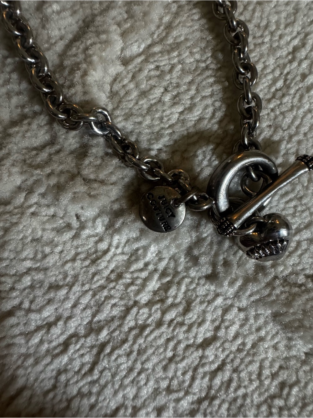 Juicy Couture Silver Toggle Chain Bracelet with Heart Charm - Picture 2 of 3